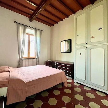 Siena Apartment 2 Parcheggio Privato E Giardino Bagian luar foto